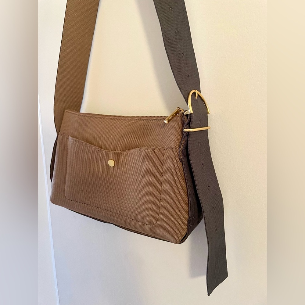 CUYANA Small Recycled Sling Bag in Cappuccino
